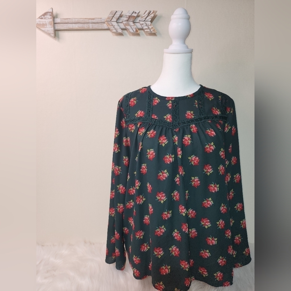 Ladies Loft Medium Petite Blouse - Picture 1 of 6